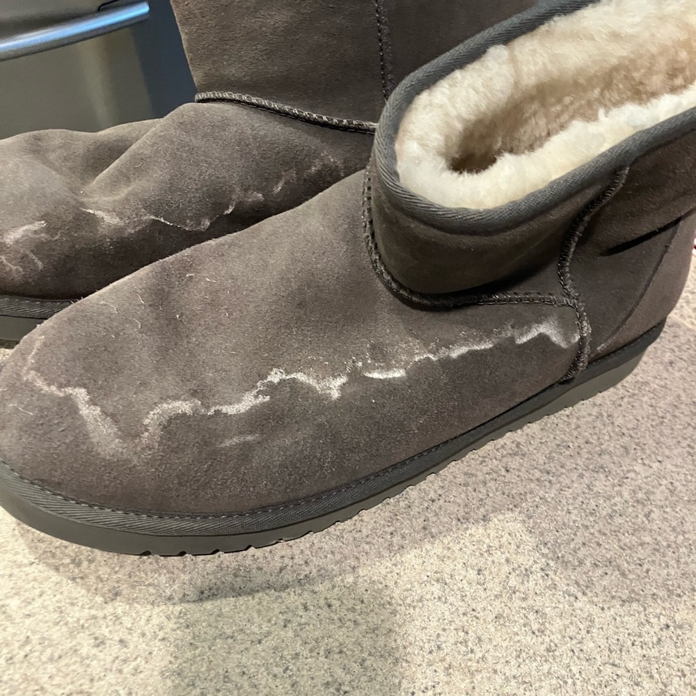 Koolaburra Men's Charcoal Suede Boots (short)